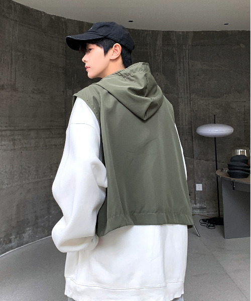 neos(ネオス)の「【neos -addictive design-】ルーズシルエット ショート丈 マウンテン パーカー ベスト(ベスト・メンズ・ブラック/カーキ・LARGE/MEDIUM/X-LARGE)」の9枚目の写真
