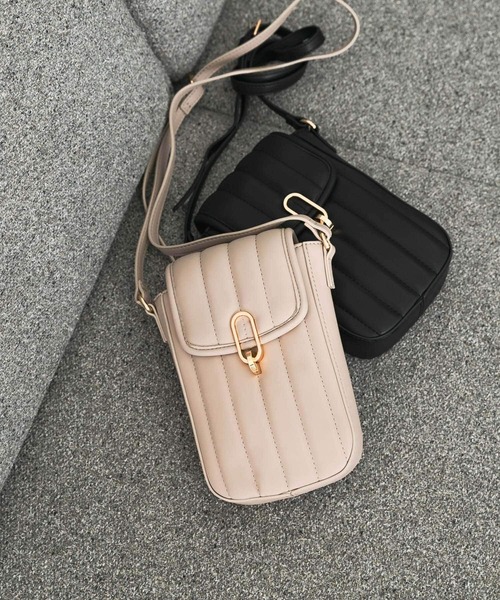 URBAN RESEARCH ROSSO WOMEN(アーバンリサーチ ロッソ)の「キルティングコンパクトポシェット(ショルダーバッグ・レディース・ブラック/グレー系その他・-)」の4枚目の写真