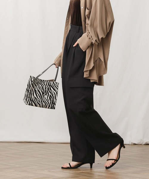 Gready Brilliant（グレディブリリアン）の「ツイルカーゴセミワイドパンツ（カーゴパンツ・レディース・ブラック/ブラウン・FREE）」の2枚目の写真