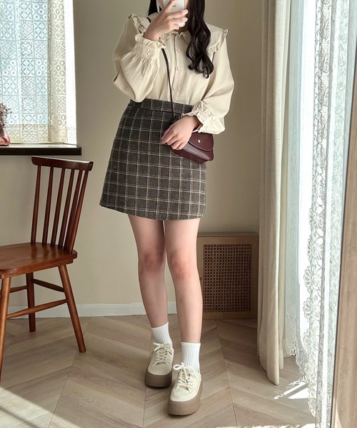 Cham.（チャム）の「着回しビッグカラーブラウス（シャツ/ブラウス・レディース・オフホワイト/イエロー/ベージュ/パープル/ライトグリーン/レッド/ライトブルー/ブラック・F）」の13枚目の写真