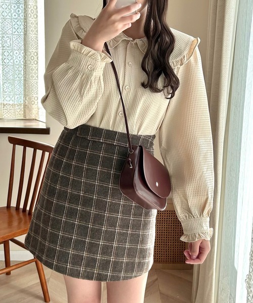 Cham.（チャム）の「着回しビッグカラーブラウス（シャツ/ブラウス・レディース・オフホワイト/イエロー/ベージュ/パープル/ライトグリーン/レッド/ライトブルー/ブラック・F）」の15枚目の写真