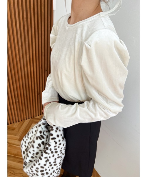 JUMELLE(ジュメロ)の「velour turn top(Tシャツ/カットソー・レディース・アイボリー/ブラウン・FREE)」の3枚目の写真