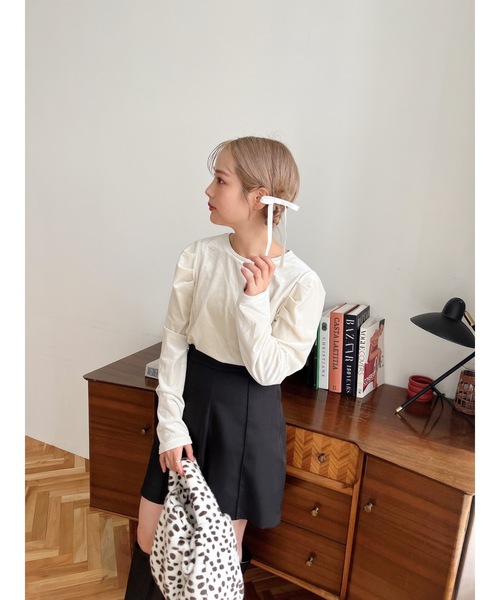 JUMELLE(ジュメロ)の「velour turn top(Tシャツ/カットソー・レディース・アイボリー/ブラウン・FREE)」の13枚目の写真