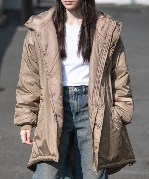 JOHN'S CLOSET(ジョンズクローゼット)の「【40I】エコダウン モンスターパーカー(ミリタリージャケット・メンズ・ベージュ/カーキ/ブラック・LARGE/MEDIUM)」の1枚目の写真