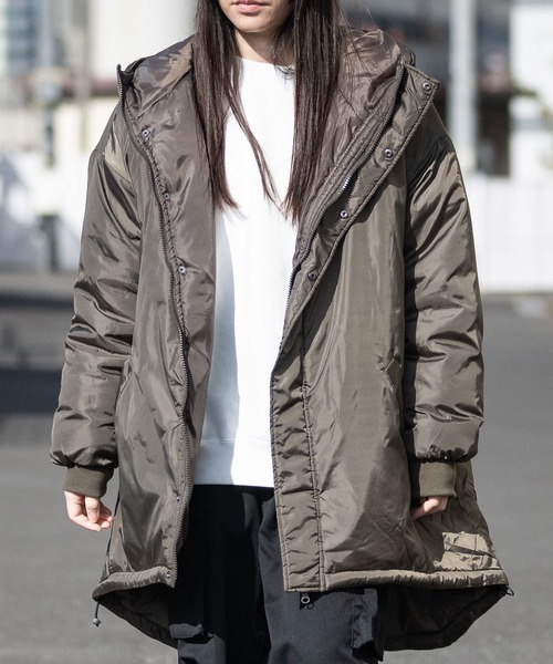 JOHN'S CLOSET(ジョンズクローゼット)の「【40I】エコダウン モンスターパーカー(ミリタリージャケット・メンズ・ベージュ/カーキ/ブラック・LARGE/MEDIUM)」の3枚目の写真