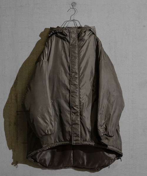 JOHN'S CLOSET(ジョンズクローゼット)の「【40I】エコダウン モンスターパーカー(ミリタリージャケット・メンズ・ベージュ/カーキ/ブラック・LARGE/MEDIUM)」の13枚目の写真