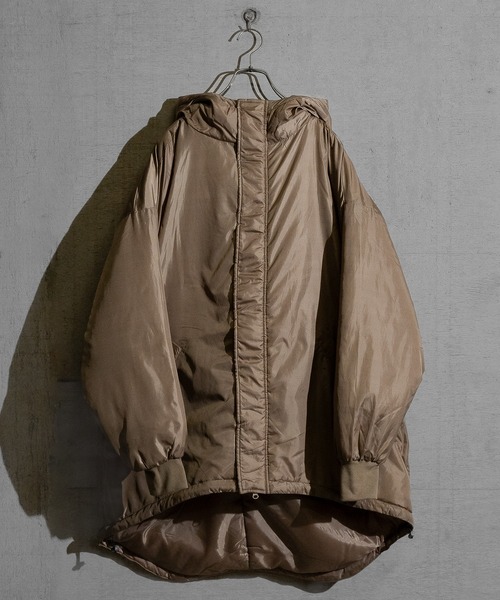JOHN'S CLOSET(ジョンズクローゼット)の「【40I】エコダウン モンスターパーカー(ミリタリージャケット・メンズ・ベージュ/カーキ/ブラック・LARGE/MEDIUM)」の15枚目の写真