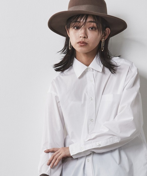 CHIC STYLE(シックスタイル)の「<大きいサイズ>綿100%バックロングシャツ シックスタイル(シャツ/ブラウス・レディース・ブルー系/オフホワイト・L/5L/4L/3L/LL)」の1枚目の写真