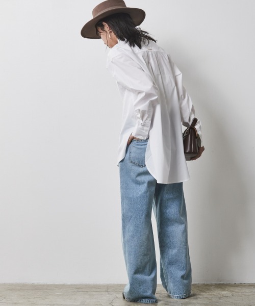 CHIC STYLE(シックスタイル)の「<大きいサイズ>綿100%バックロングシャツ シックスタイル(シャツ/ブラウス・レディース・ブルー系/オフホワイト・L/5L/4L/3L/LL)」の3枚目の写真