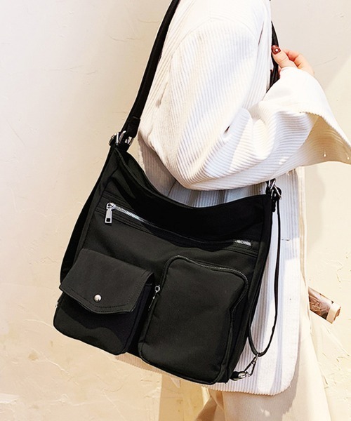 Miniministore(ミニミニストア)の「ナイロンショルダーバッグ 無地 大容量(ショルダーバッグ・レディース・テラコッタ/ブラック/ブルーグレー/アイボリー・FREE)」の3枚目の写真