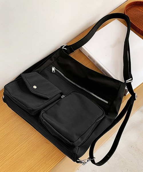 Miniministore(ミニミニストア)の「ナイロンショルダーバッグ 無地 大容量(ショルダーバッグ・レディース・テラコッタ/ブラック/ブルーグレー/アイボリー・FREE)」の9枚目の写真