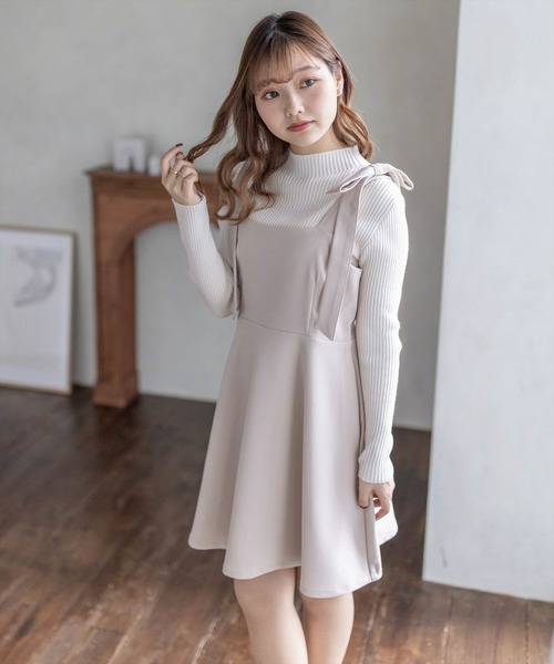 clear（クリア）の「肩リボン配色フレアミニワンピース≪2024SS≫（ワンピース・レディース・ベージュ/ベージュ系その他/ブラック/ブラック系その他・F）」の4枚目の写真