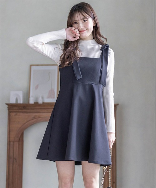 clear（クリア）の「肩リボン配色フレアミニワンピース≪2024SS≫（ワンピース・レディース・ベージュ/ベージュ系その他/ブラック/ブラック系その他・F）」の2枚目の写真