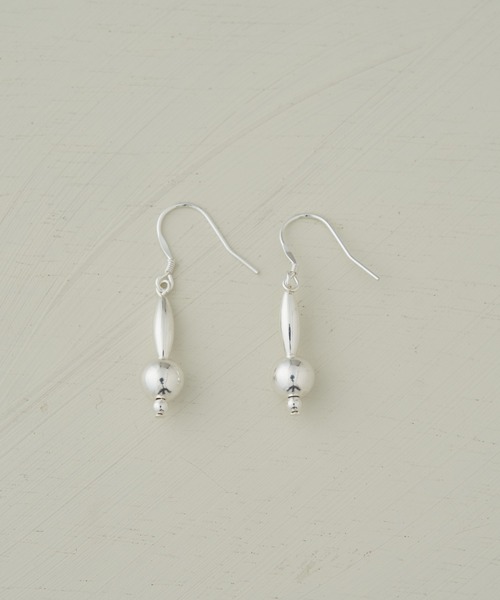 BEARDSLEY（ビアズリー）の「《2.718》Silverビーズピアス（ピアス（両耳用）・レディース・ホワイト/シルバー・FREE）」の2枚目の写真