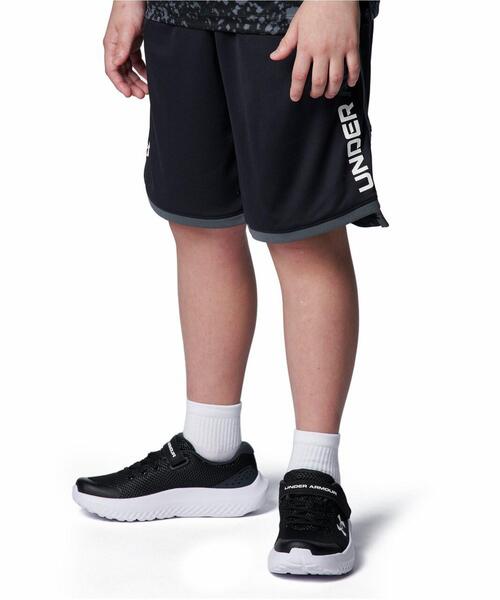 UNDER ARMOUR（アンダーアーマー）の「UAサージ4 AC（ランニング/KIDS）（スニーカー・キッズ・ブラック・20.5cm/19.5cm/19.0cm/18.0cm/21.5cm/20.0cm/21.0cm/22.0cm/17.0cm/18.5cm/17.5cm/16.5cm）」の6枚目の写真