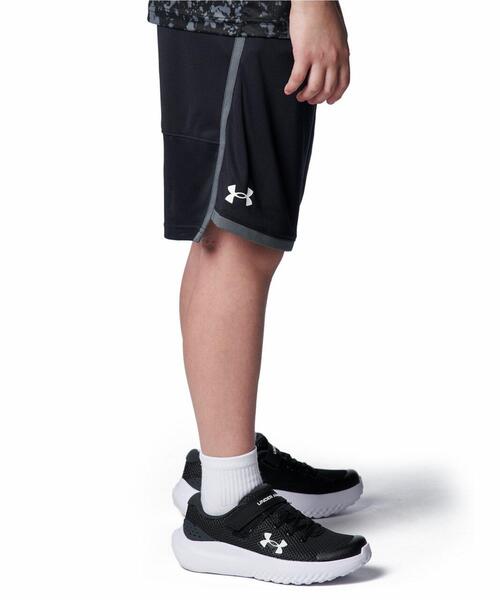 UNDER ARMOUR（アンダーアーマー）の「UAサージ4 AC（ランニング/KIDS）（スニーカー・キッズ・ブラック・20.5cm/19.5cm/19.0cm/18.0cm/21.5cm/20.0cm/21.0cm/22.0cm/17.0cm/18.5cm/17.5cm/16.5cm）」の8枚目の写真