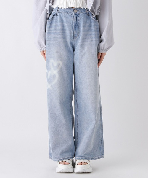 repipi armario(レピピ アルマリオ)の「ハートスプレーホックデニム(デニムパンツ・キッズ・ライトブルー・LARGE/MEDIUM/SMALL)」の9枚目の写真