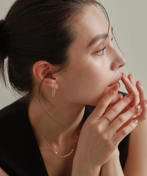 COCOSHNIK(ココシュニック)の「K18キヘイ×長アズキチェーン フープピアス(ピアス(両耳用)・レディース・イエローゴールド・00)」の2枚目の写真