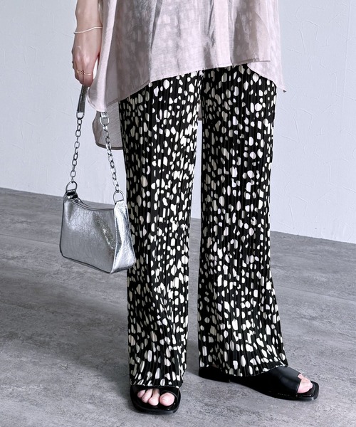 reca(レカ)の「ヒョウ&ダルメシアン柄プリーツパンツ(その他パンツ・レディース・ブラック系その他/アイボリー/ブラック・L/M)」の3枚目の写真