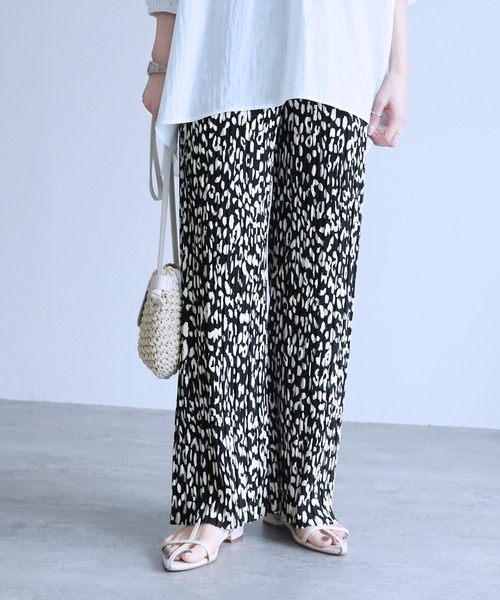 reca(レカ)の「ヒョウ&ダルメシアン柄プリーツパンツ(その他パンツ・レディース・ブラック系その他/アイボリー/ブラック・L/M)」の1枚目の写真