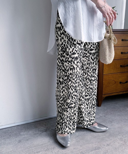 reca(レカ)の「ヒョウ&ダルメシアン柄プリーツパンツ(その他パンツ・レディース・ブラック系その他/アイボリー/ブラック・L/M)」の11枚目の写真