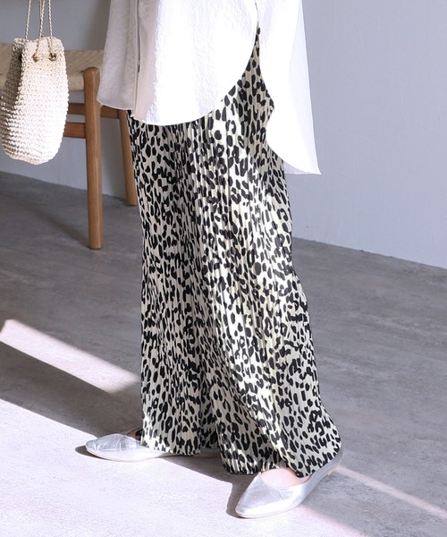 reca(レカ)の「ヒョウ&ダルメシアン柄プリーツパンツ(その他パンツ・レディース・ブラック系その他/アイボリー/ブラック・L/M)」の13枚目の写真