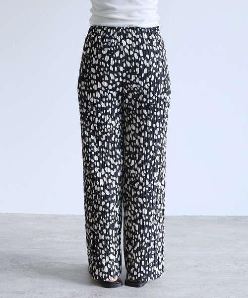 reca(レカ)の「ヒョウ&ダルメシアン柄プリーツパンツ(その他パンツ・レディース・ブラック系その他/アイボリー/ブラック・L/M)」の9枚目の写真
