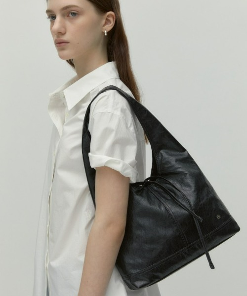 depound(デパウンド)の「pino bag (hobo) M(ショルダーバッグ・レディース・ブラック/アイボリー・FREE)」の6枚目の写真