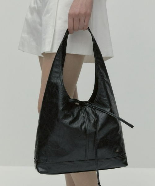 depound(デパウンド)の「pino bag (hobo) M(ショルダーバッグ・レディース・ブラック/アイボリー・FREE)」の5枚目の写真