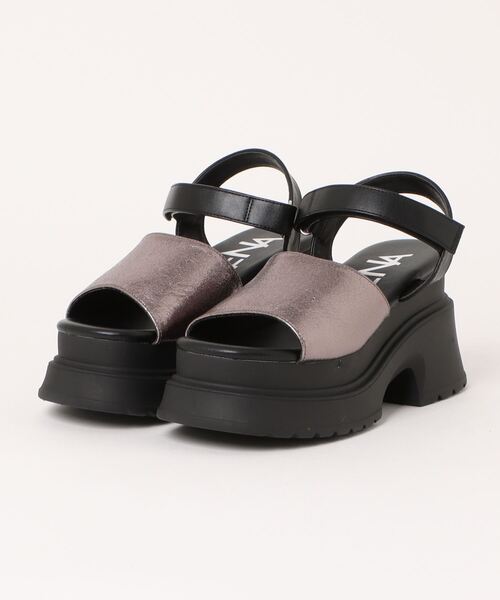 Parade(パレード)の「【厚底】ワンベルトプラットフォームサンダル TSB57010(サンダル・レディース・ブラック/ガンメタ/アイボリー・L/M/S)」の3枚目の写真