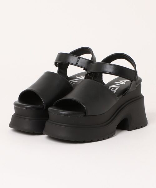 Parade(パレード)の「【厚底】ワンベルトプラットフォームサンダル TSB57010(サンダル・レディース・ブラック/ガンメタ/アイボリー・L/M/S)」の2枚目の写真