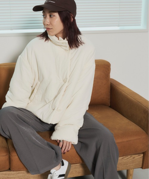 Auntie Rosa Holiday（アンティローザホリデー）の「3WAY中綿クロップドブルゾン（ダウンジャケット/コート・レディース・ブラック/アイボリー・FREE）」の16枚目の写真