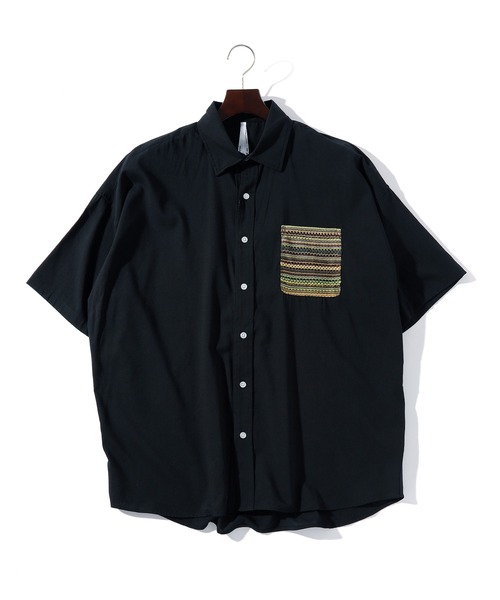 THISIS(ディスイズ)の「バルファスレース ビッグシルエットシャツ(シャツ/ブラウス・メンズ・ブラック/ホワイト・X-LARGE/LARGE/MEDIUM)」の2枚目の写真