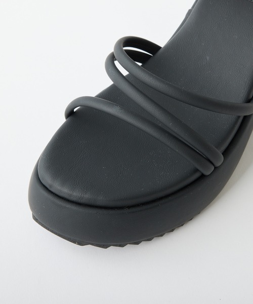 one after another NICE CLAUP(ワンアフターアナザーナイスクラップ)の「モールドチューブサンダル(サンダル・レディース・シルバー/ブラック/アイボリー・L/M/S)」の7枚目の写真