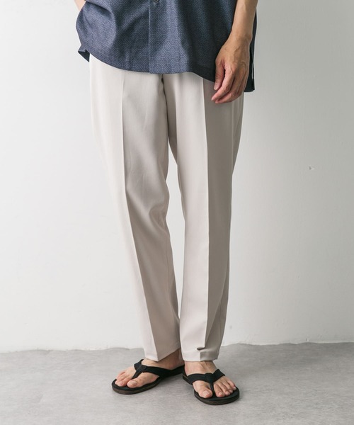 URBAN RESEARCH DOORS（アーバンリサーチドアーズ）の「TRツイルテーパードトラウザー（その他パンツ・メンズ・ブラック/ベージュ系その他/ブルー系その他/モカ/グレー・SMALL/LARGE/MEDIUM）」の4枚目の写真