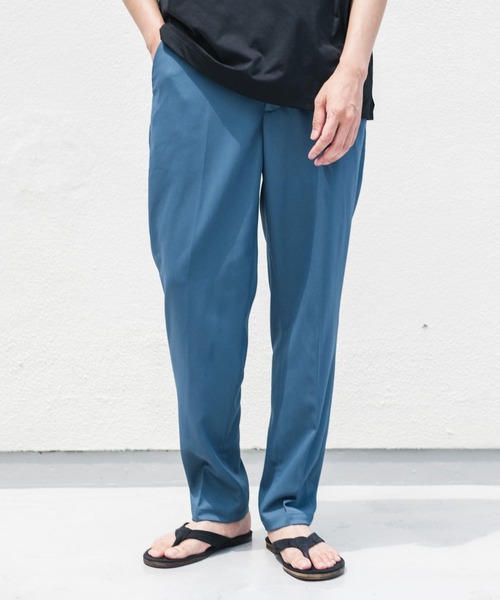 URBAN RESEARCH DOORS（アーバンリサーチドアーズ）の「TRツイルテーパードトラウザー（その他パンツ・メンズ・ブラック/ベージュ系その他/ブルー系その他/モカ/グレー・SMALL/LARGE/MEDIUM）」の5枚目の写真