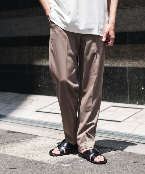 URBAN RESEARCH DOORS（アーバンリサーチドアーズ）の「TRツイルテーパードトラウザー（その他パンツ・メンズ・ブラック/ベージュ系その他/ブルー系その他/モカ/グレー・SMALL/LARGE/MEDIUM）」の3枚目の写真