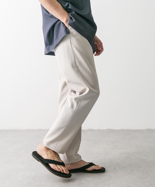URBAN RESEARCH DOORS（アーバンリサーチドアーズ）の「TRツイルテーパードトラウザー（その他パンツ・メンズ・ブラック/ベージュ系その他/ブルー系その他/モカ/グレー・SMALL/LARGE/MEDIUM）」の8枚目の写真