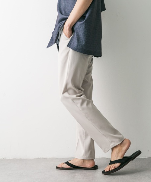 URBAN RESEARCH DOORS（アーバンリサーチドアーズ）の「TRツイルテーパードトラウザー（その他パンツ・メンズ・ブラック/ベージュ系その他/ブルー系その他/モカ/グレー・SMALL/LARGE/MEDIUM）」の9枚目の写真