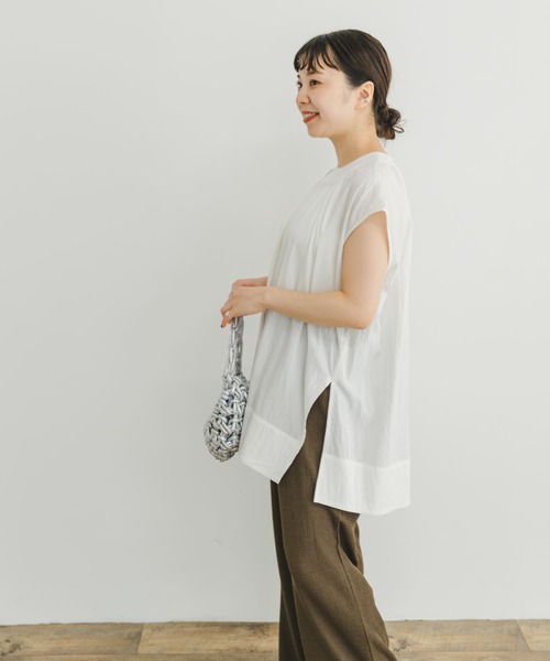 ITEMS URBANRESEARCH（アイテムズ アーバンリサーチ）の「サイドスリットフレンチブラウス（シャツ/ブラウス・レディース・モカ/ネイビー/オフホワイト・FREE）」の5枚目の写真