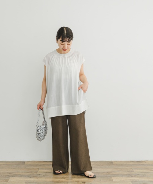 ITEMS URBANRESEARCH（アイテムズ アーバンリサーチ）の「サイドスリットフレンチブラウス（シャツ/ブラウス・レディース・モカ/ネイビー/オフホワイト・FREE）」の7枚目の写真