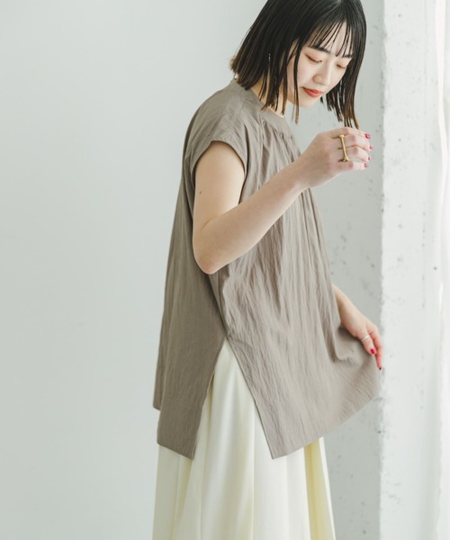 ITEMS URBANRESEARCH（アイテムズ アーバンリサーチ）の「サイドスリットフレンチブラウス（シャツ/ブラウス・レディース・モカ/ネイビー/オフホワイト・FREE）」の14枚目の写真