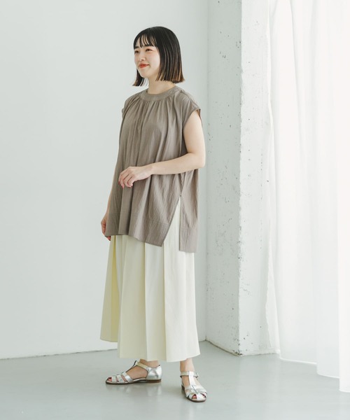 ITEMS URBANRESEARCH（アイテムズ アーバンリサーチ）の「サイドスリットフレンチブラウス（シャツ/ブラウス・レディース・モカ/ネイビー/オフホワイト・FREE）」の17枚目の写真