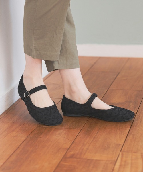 studio CLIP(スタディオクリップ)の「シアーワンストラップフラットシューズ(ドレスシューズ・レディース・ブラック/オフホワイト・MEDIUM/LARGE)」の2枚目の写真