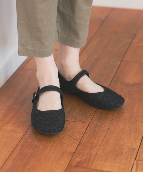 studio CLIP(スタディオクリップ)の「シアーワンストラップフラットシューズ(ドレスシューズ・レディース・ブラック/オフホワイト・MEDIUM/LARGE)」の5枚目の写真