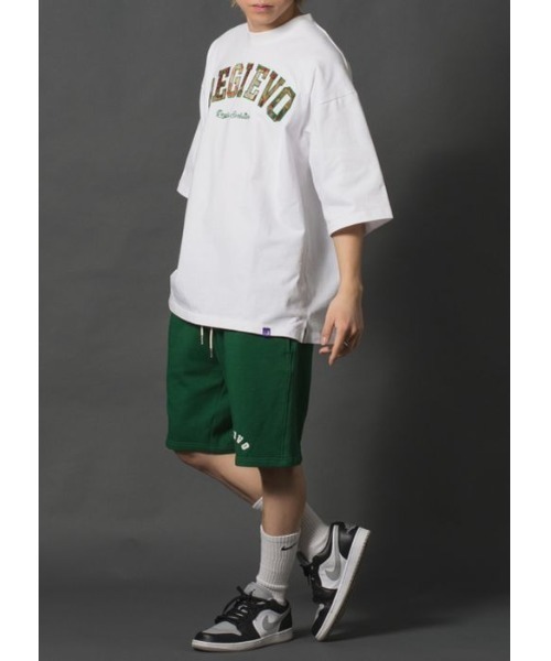 REGIEVO(レジエボ)の「【REGIEVO】 カレッジロゴ オーバーサイズ ルーズTシャツ(Tシャツ/カットソー・メンズ・オフホワイト/グレー/ブラック・LARGE/MEDIUM)」の11枚目の写真