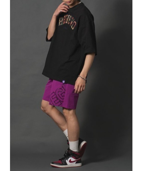 REGIEVO(レジエボ)の「【REGIEVO】 カレッジロゴ オーバーサイズ ルーズTシャツ(Tシャツ/カットソー・メンズ・オフホワイト/グレー/ブラック・LARGE/MEDIUM)」の16枚目の写真