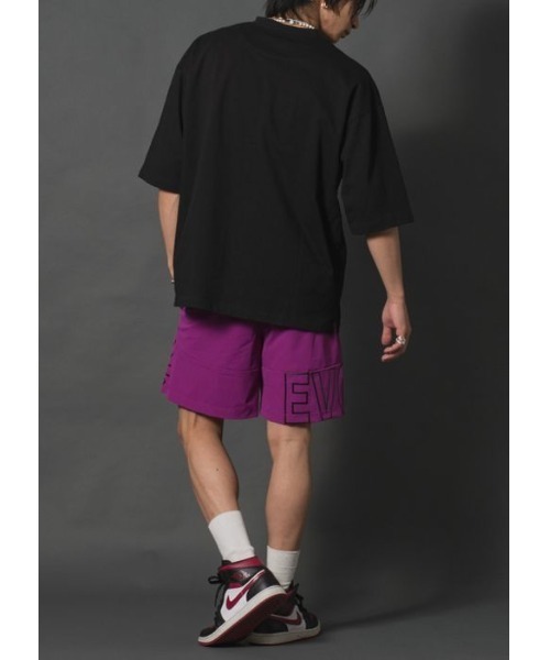 REGIEVO(レジエボ)の「【REGIEVO】 カレッジロゴ オーバーサイズ ルーズTシャツ(Tシャツ/カットソー・メンズ・オフホワイト/グレー/ブラック・LARGE/MEDIUM)」の17枚目の写真
