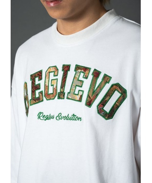 REGIEVO(レジエボ)の「【REGIEVO】 カレッジロゴ オーバーサイズ ルーズTシャツ(Tシャツ/カットソー・メンズ・オフホワイト/グレー/ブラック・LARGE/MEDIUM)」の6枚目の写真
