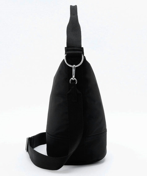 LeSportsac（レスポートサック）の「CONVERTIBLE BUCKET BAG リサイクルドブラックJP（ショルダーバッグ・レディース・ブラック・FREE）」の7枚目の写真